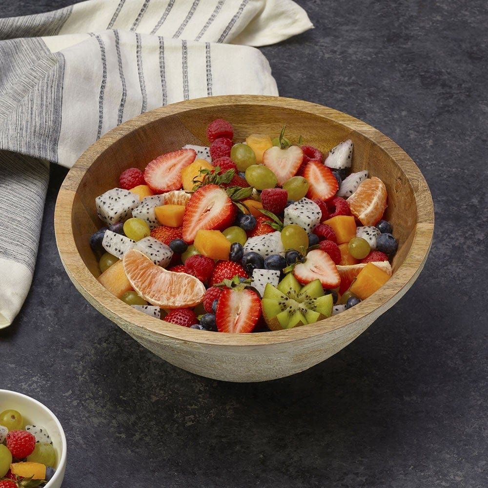 Wooden Serving Bowls: What Are the Best Foods to Serve?