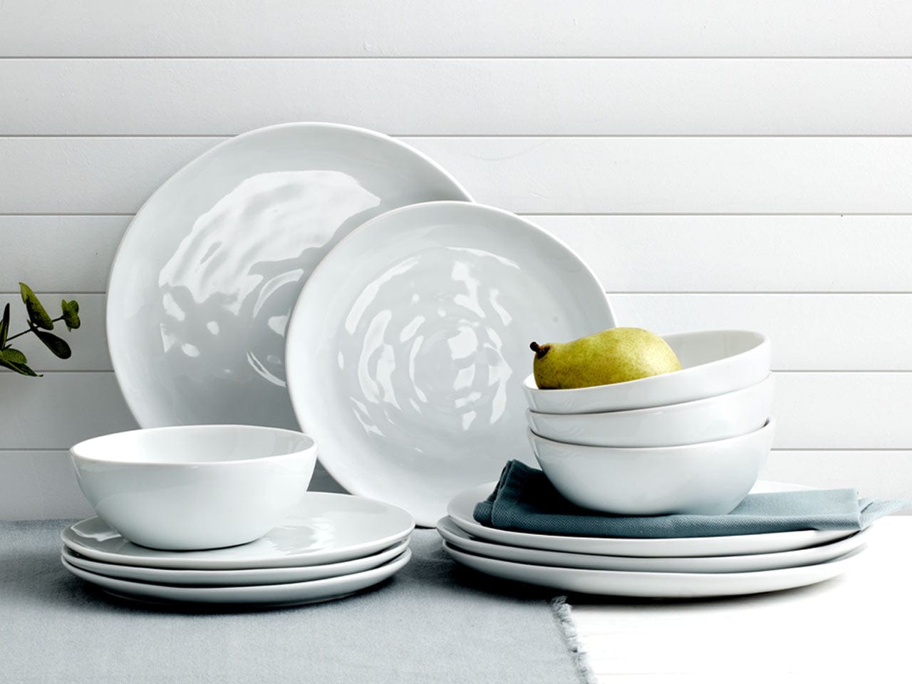 Everyday White Organic 32 Piece Dinnerware Set Service for 8