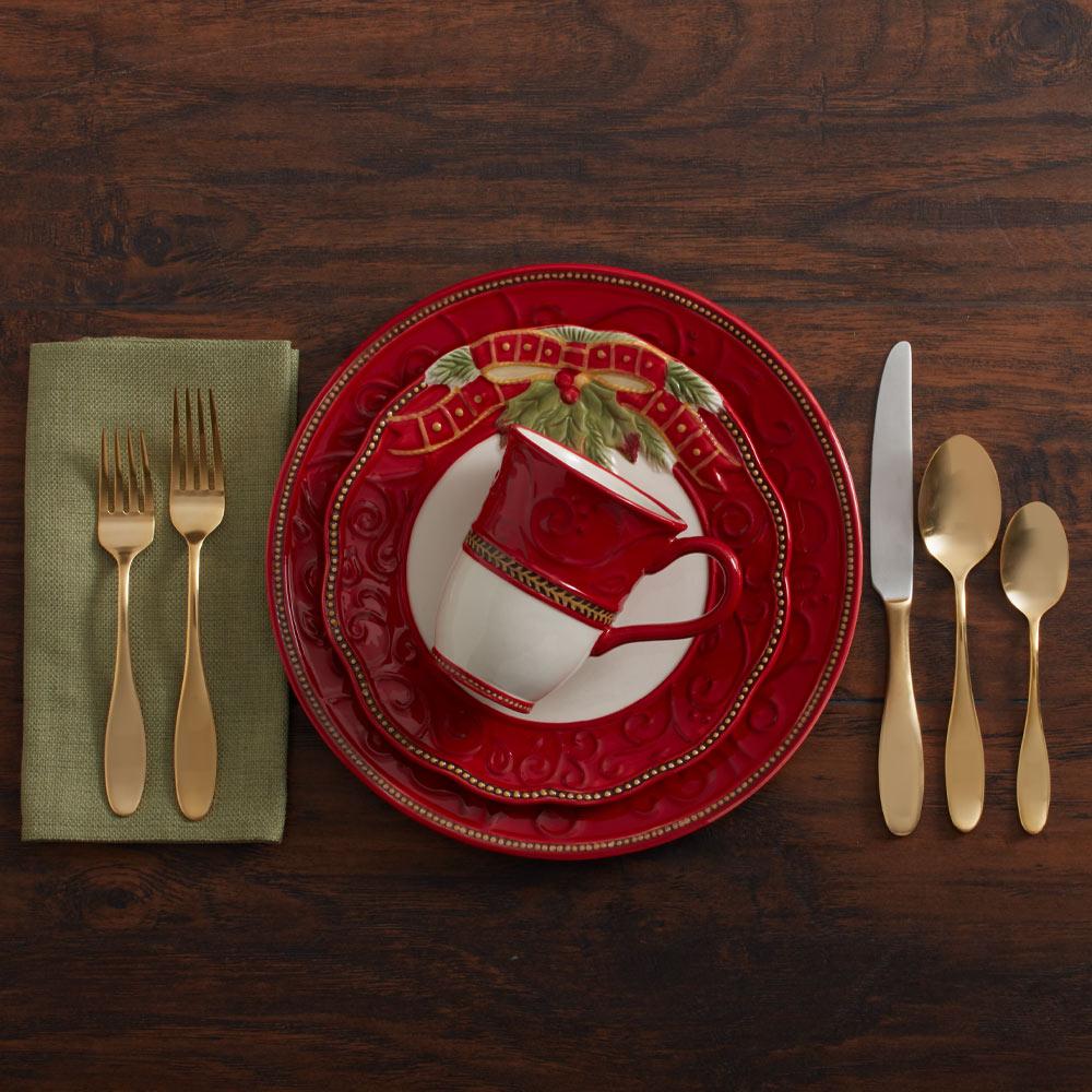 Damask Holiday 4 Piece Place Setting