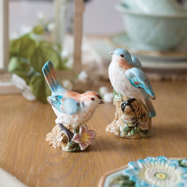 https://www.fitzandfloyd.com/cdn/shop/products/toulouse-bird-salt-and-pepper-set_5277778_3_grande.jpg?v=1692147550