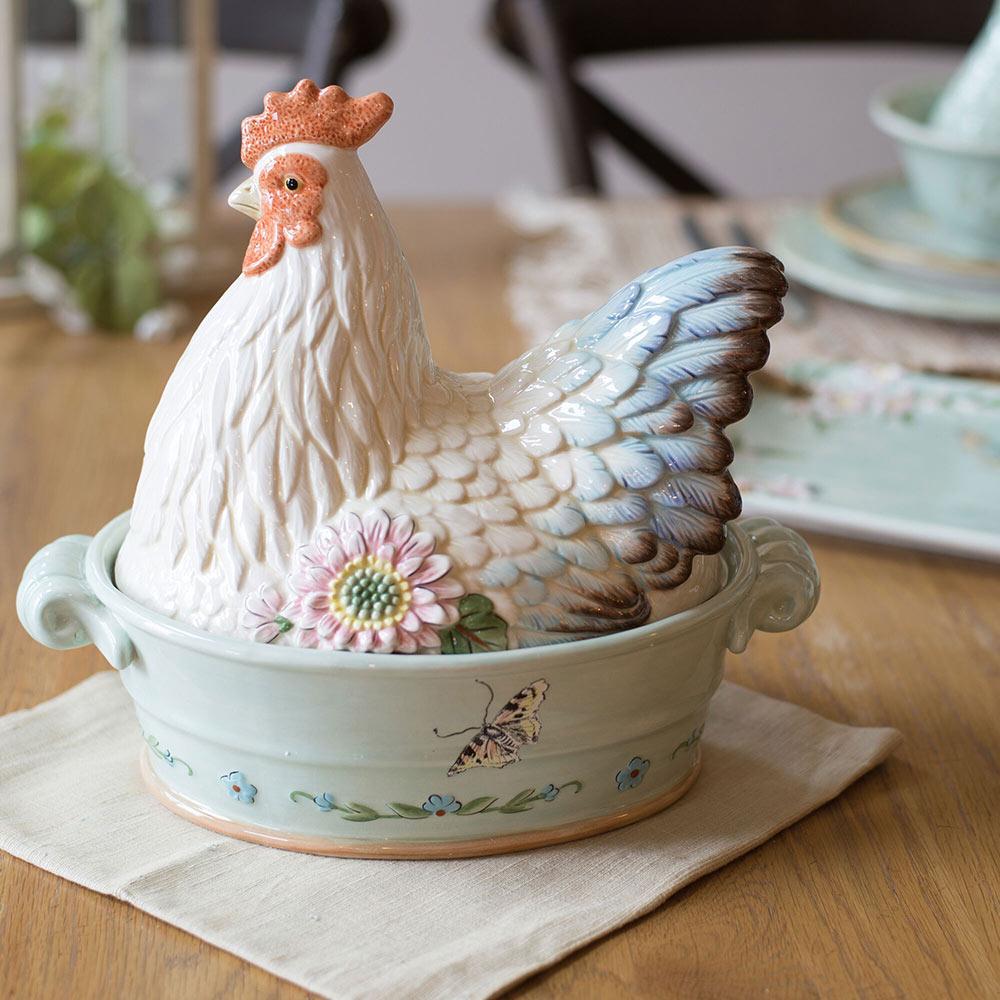 Toulouse Hen Covered Vegetable Bowl